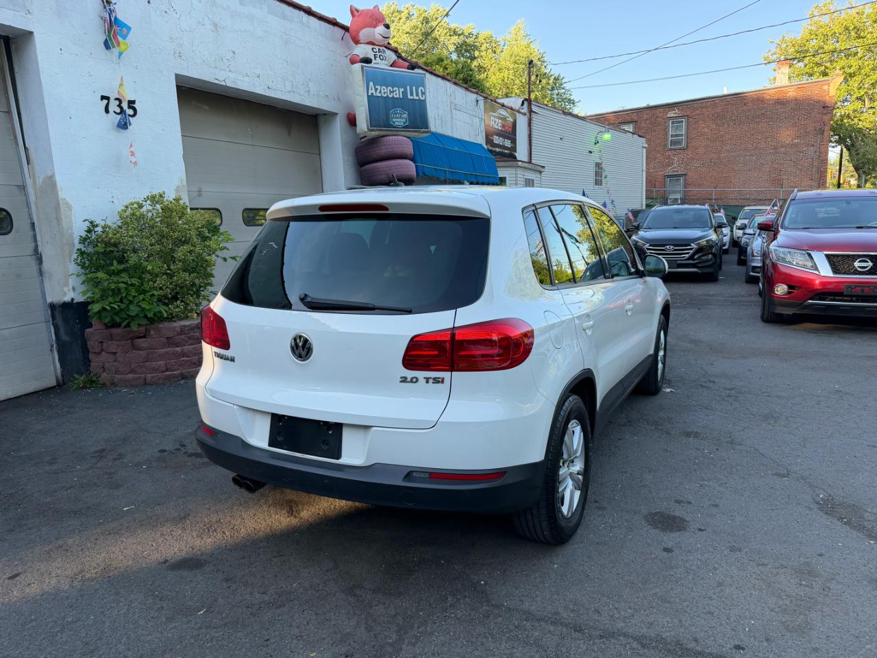 Volkswagen Tiguan S 2013