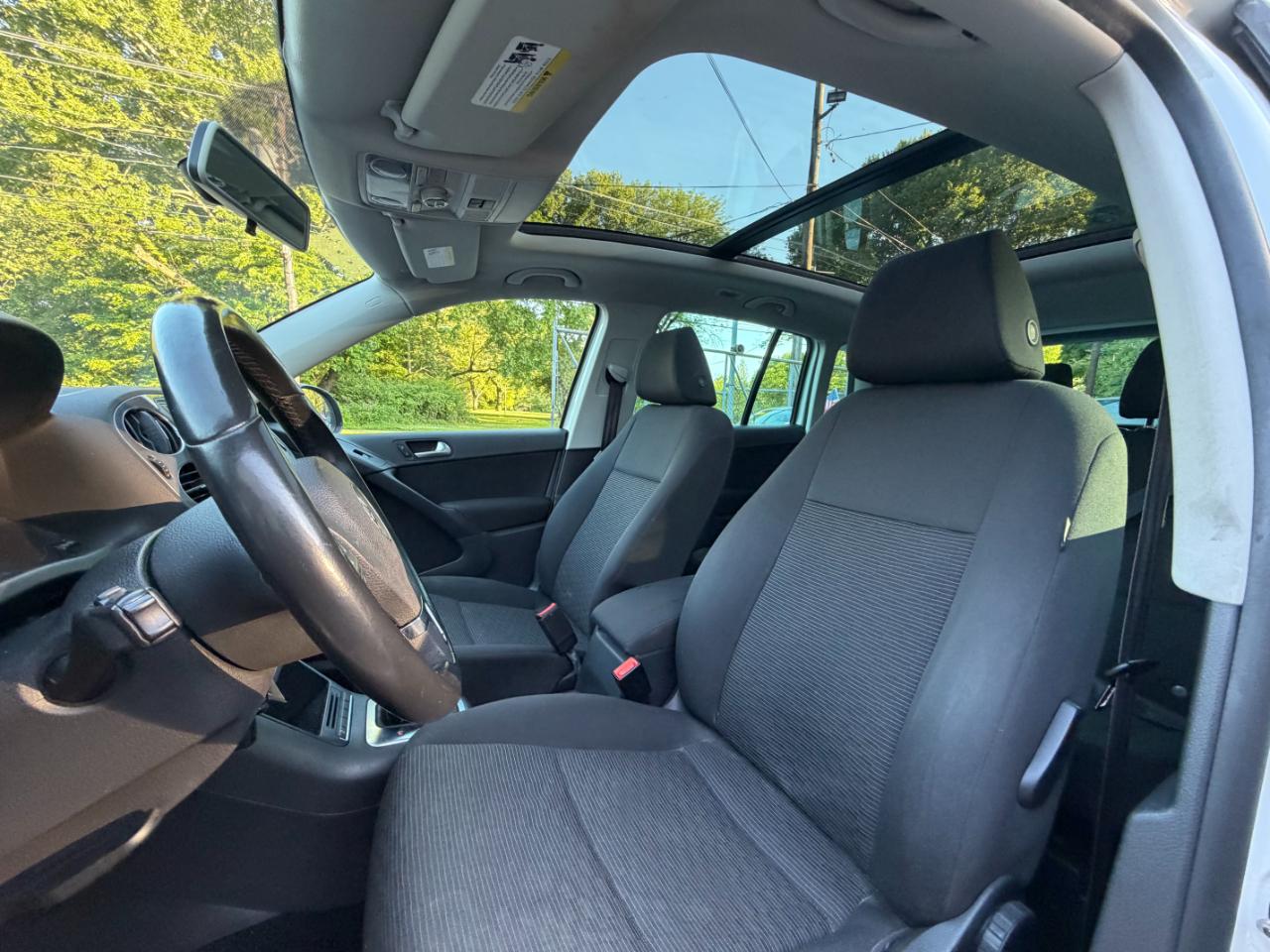 Volkswagen Tiguan S 2013