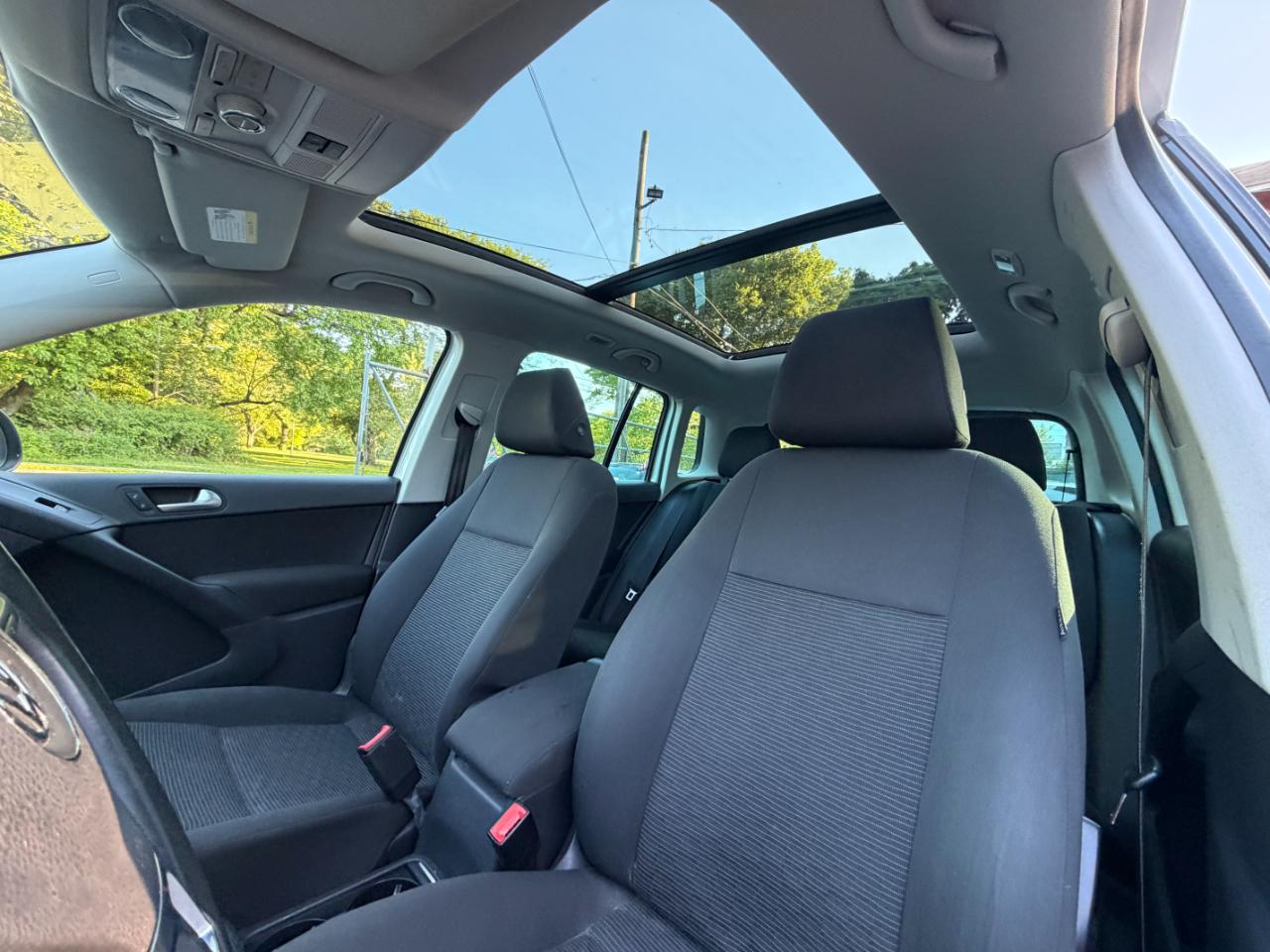 Volkswagen Tiguan S 2013