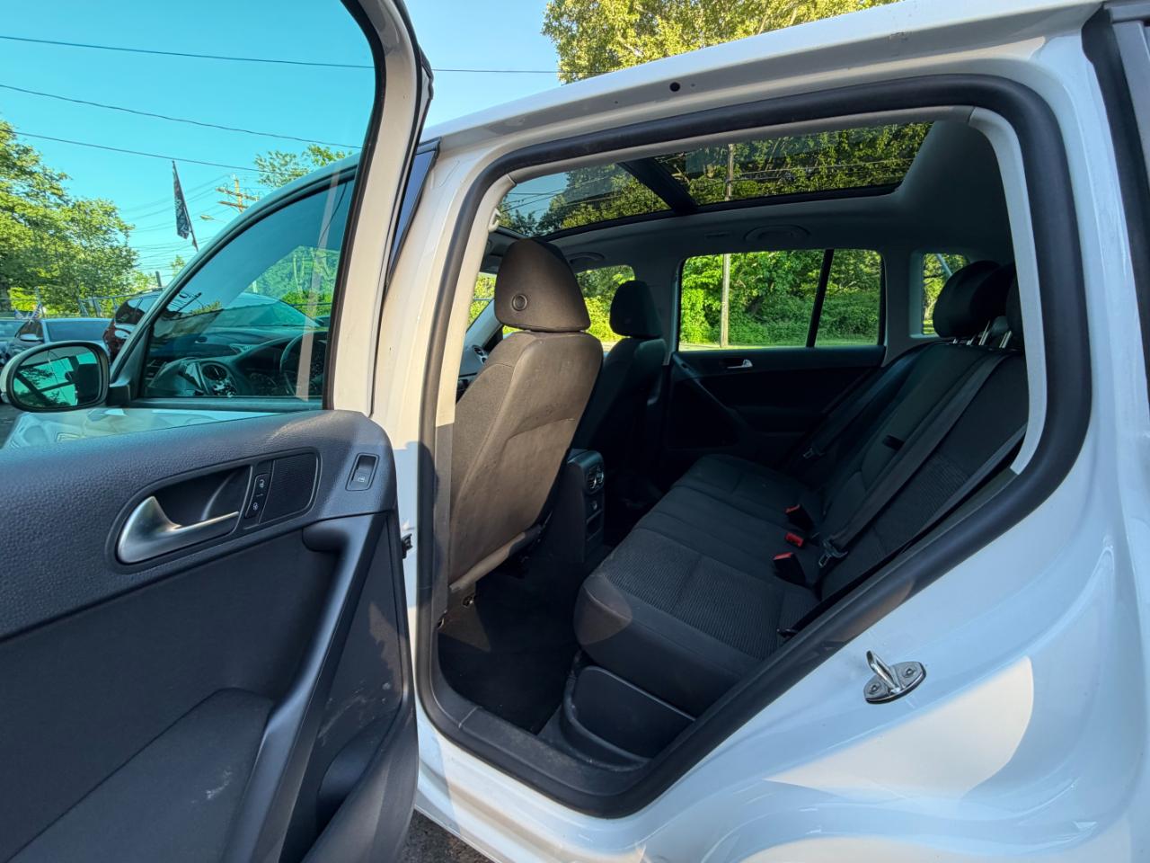 Volkswagen Tiguan S 2013