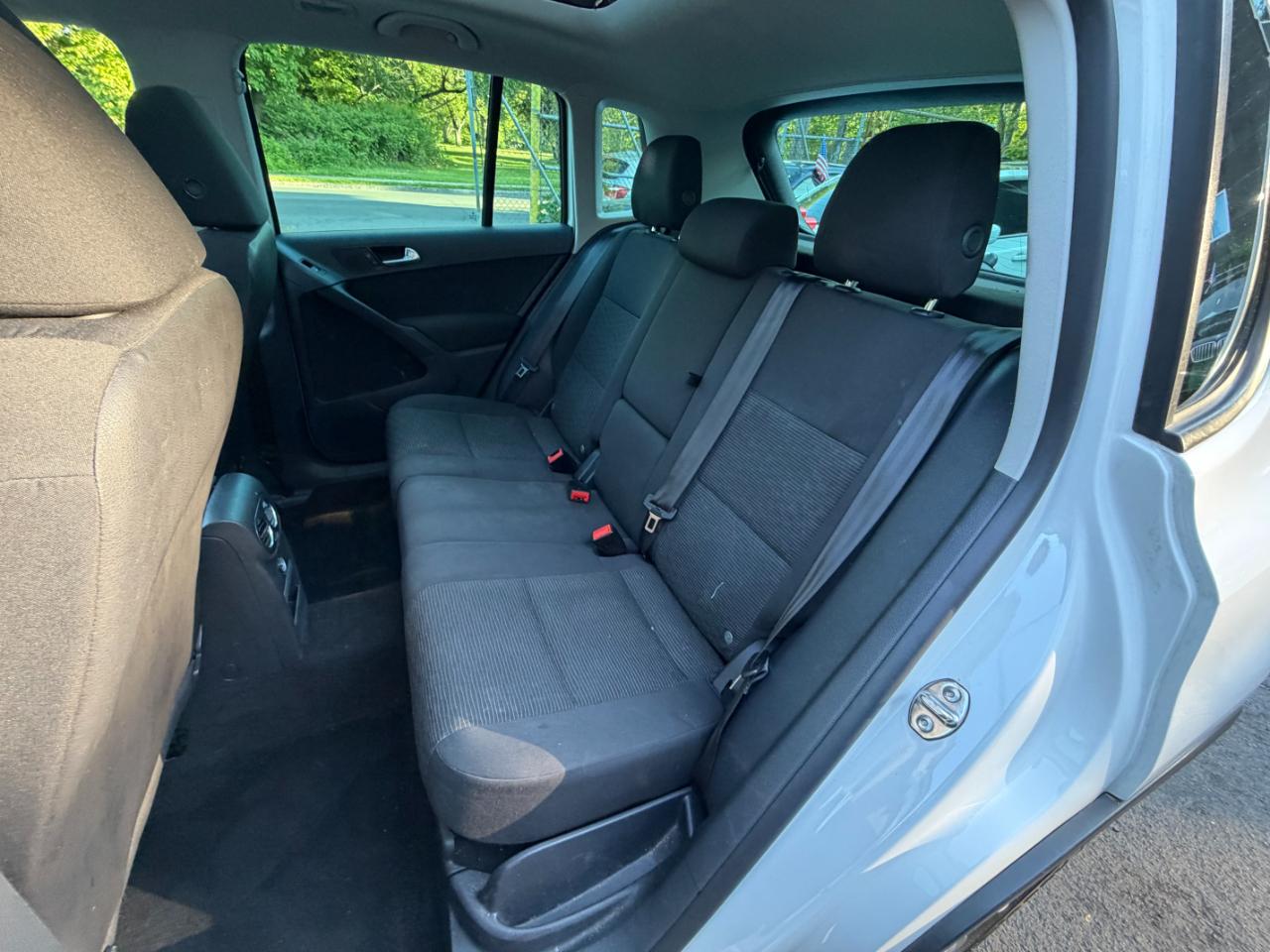 Volkswagen Tiguan S 2013