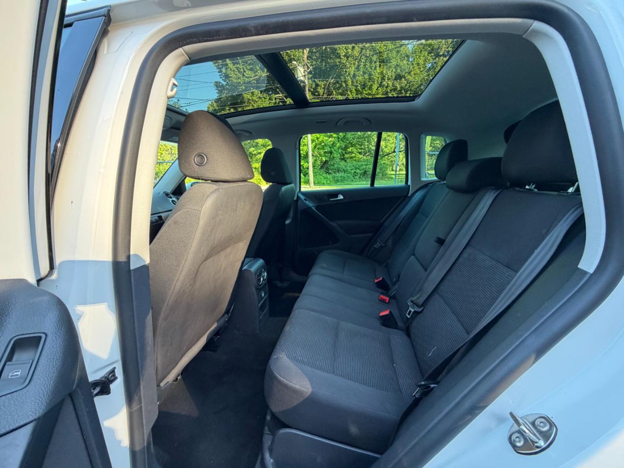 Volkswagen Tiguan S 2013