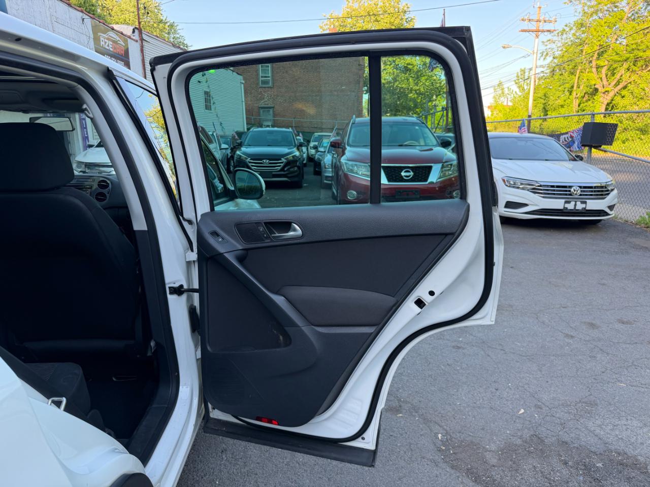 Volkswagen Tiguan S 2013