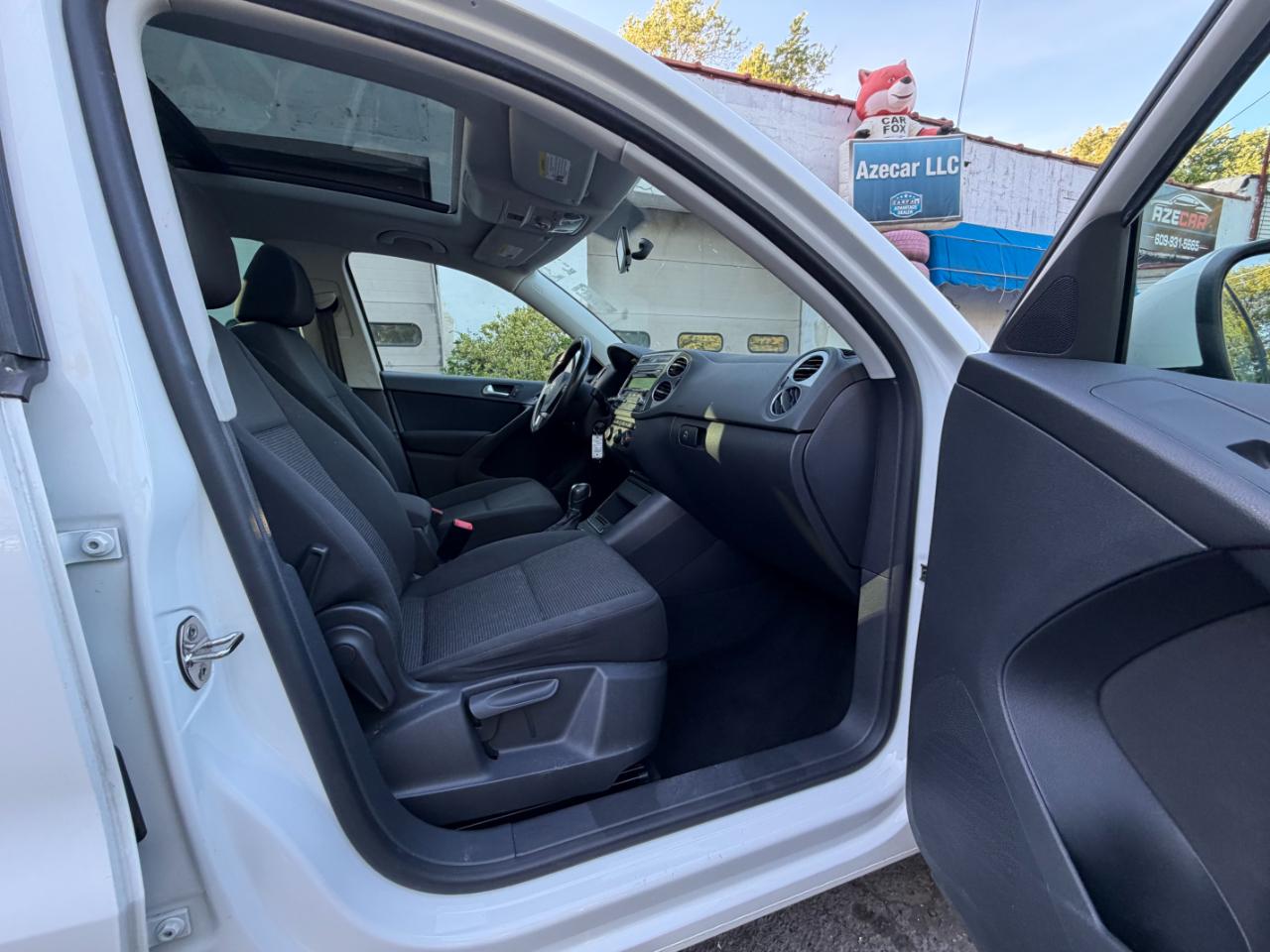 Volkswagen Tiguan S 2013
