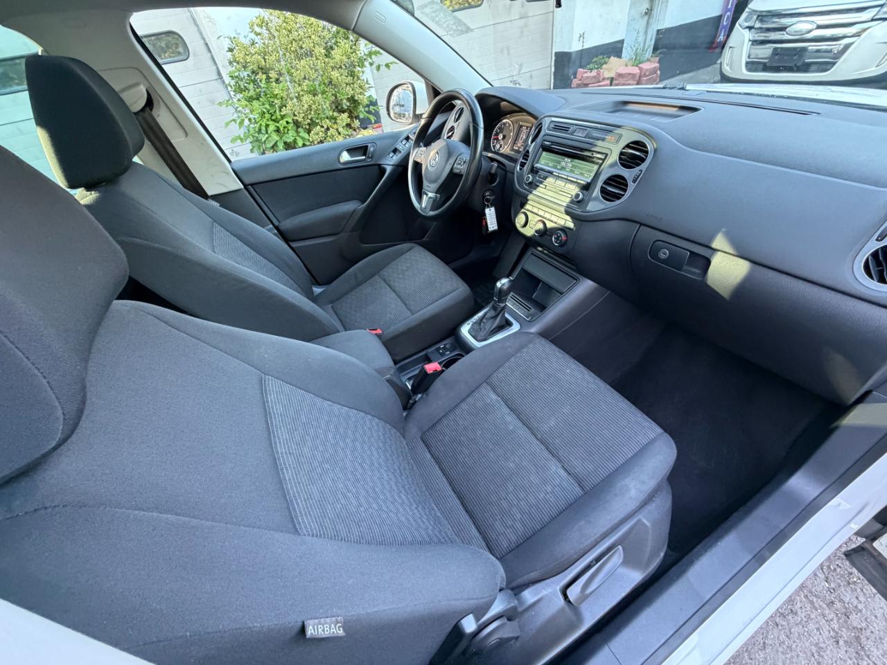 Volkswagen Tiguan S 2013