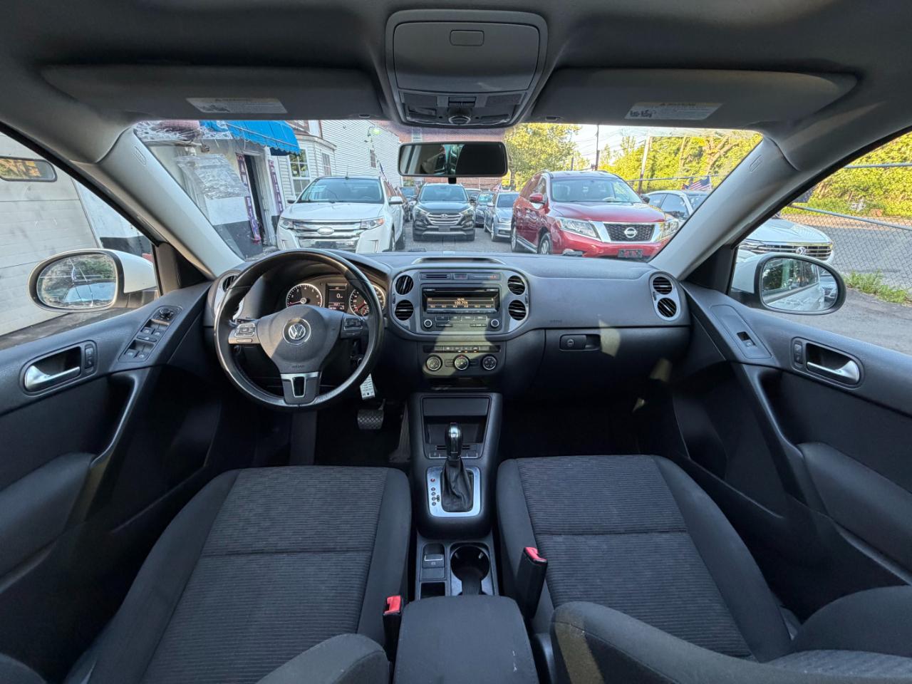 Volkswagen Tiguan S 2013