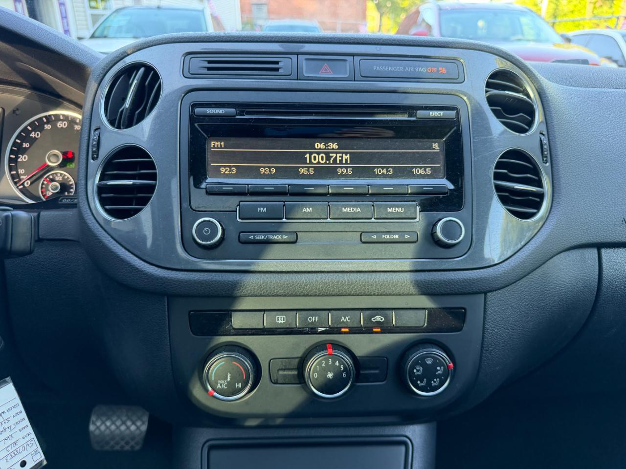 Volkswagen Tiguan S 2013