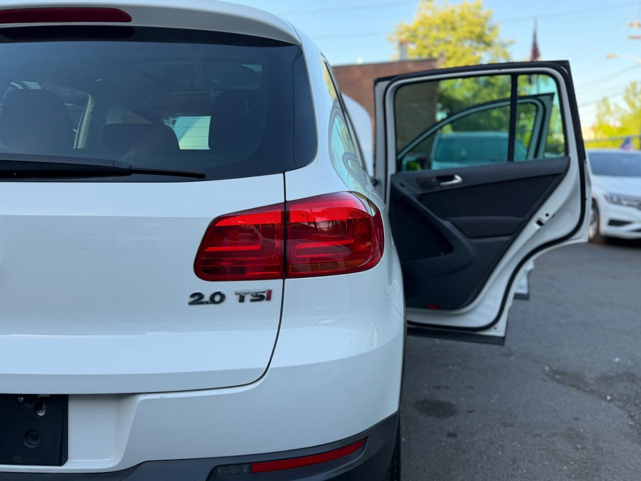 Volkswagen Tiguan S 2013