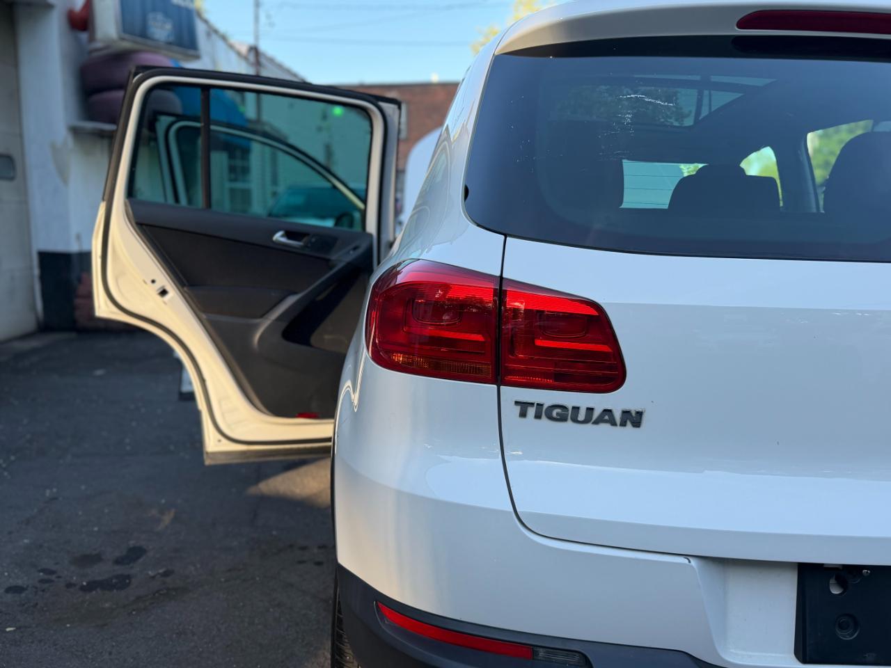 Volkswagen Tiguan S 2013