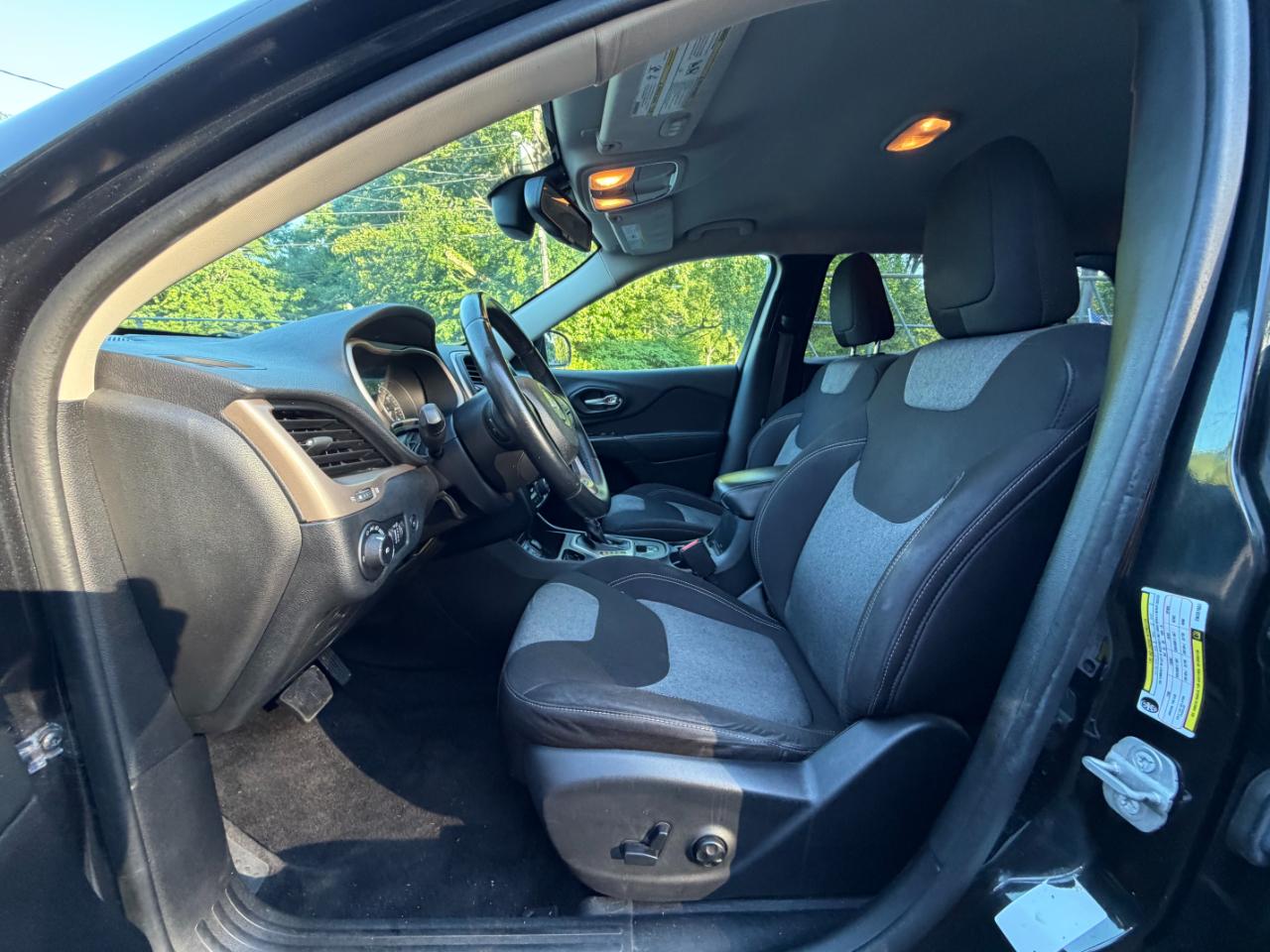 Jeep Cherokee Latitude FWD 2014
