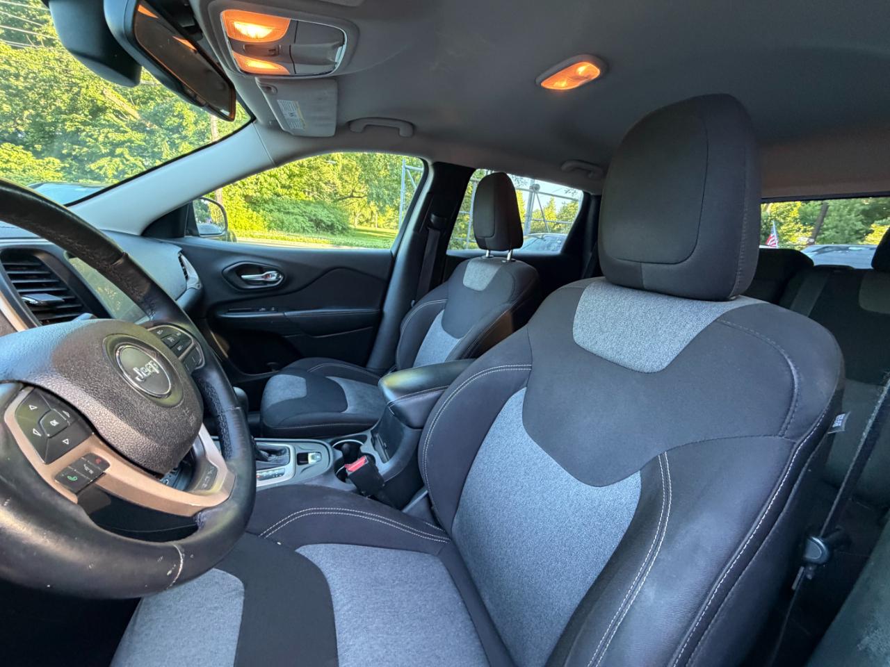 Jeep Cherokee Latitude FWD 2014