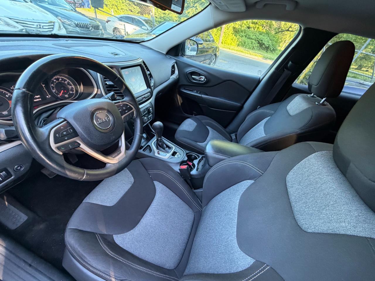 Jeep Cherokee Latitude FWD 2014