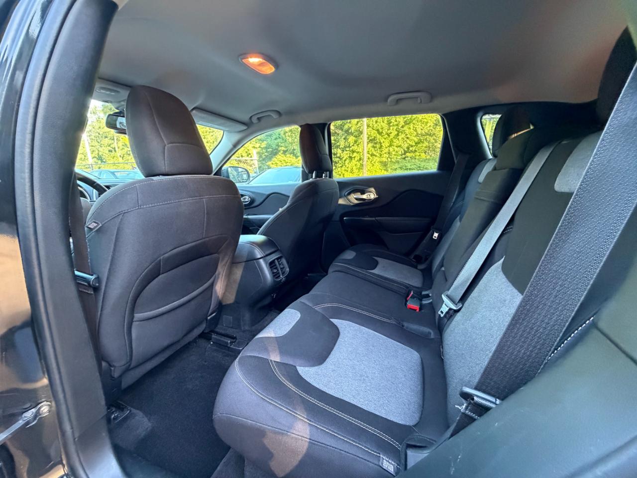 Jeep Cherokee Latitude FWD 2014