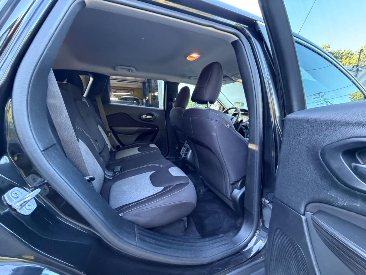 Jeep Cherokee Latitude FWD 2014