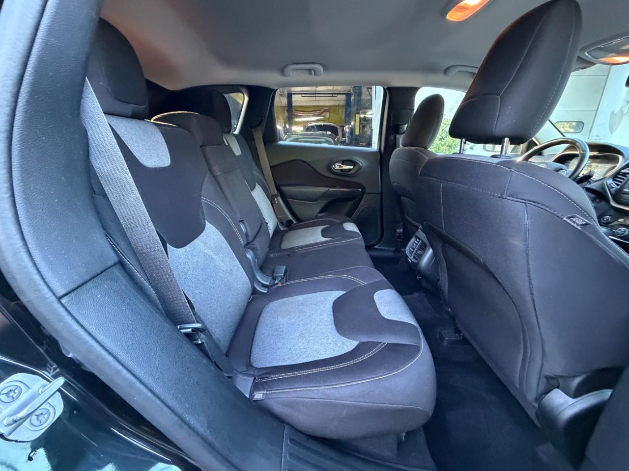 Jeep Cherokee Latitude FWD 2014