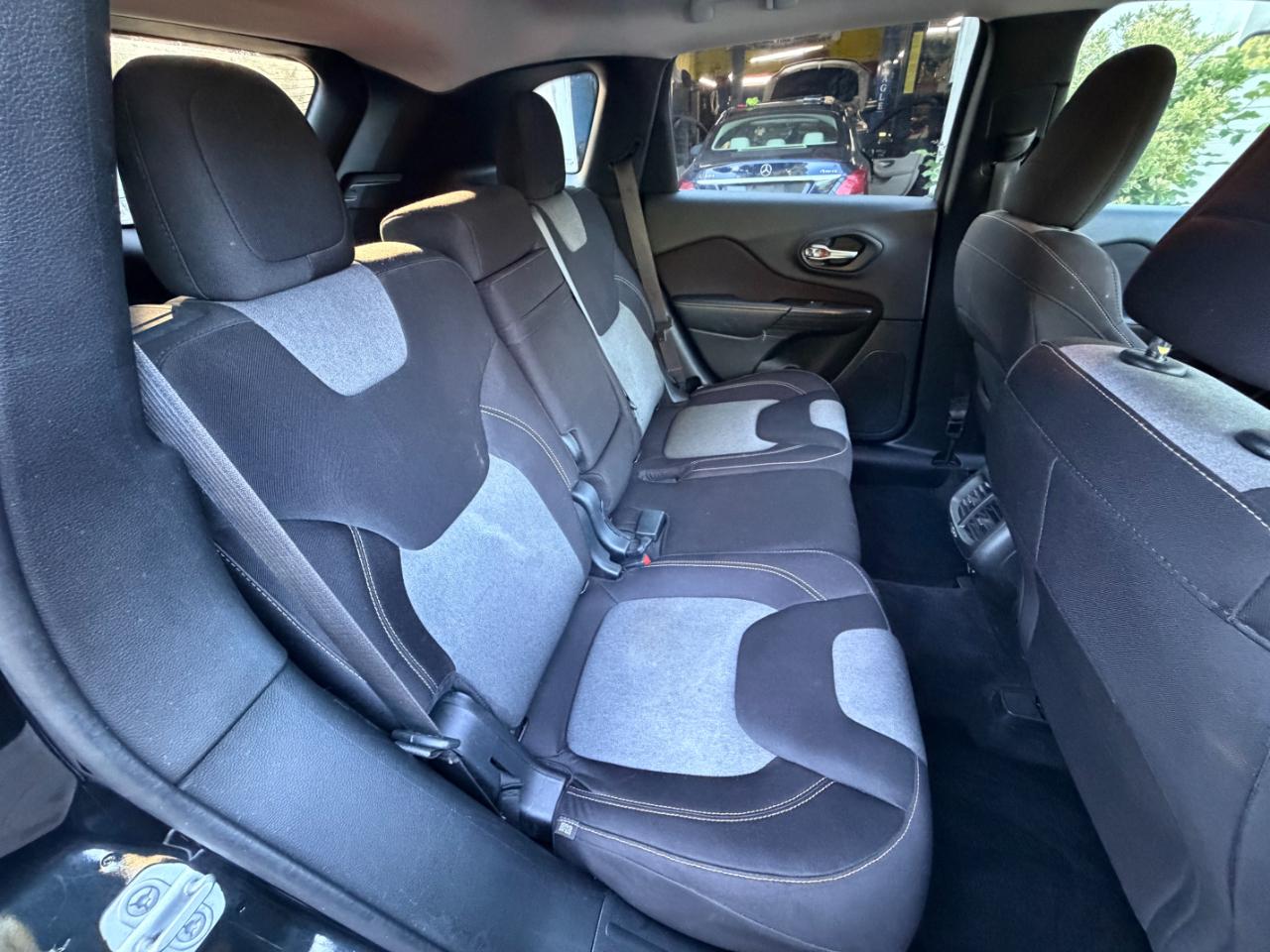 Jeep Cherokee Latitude FWD 2014