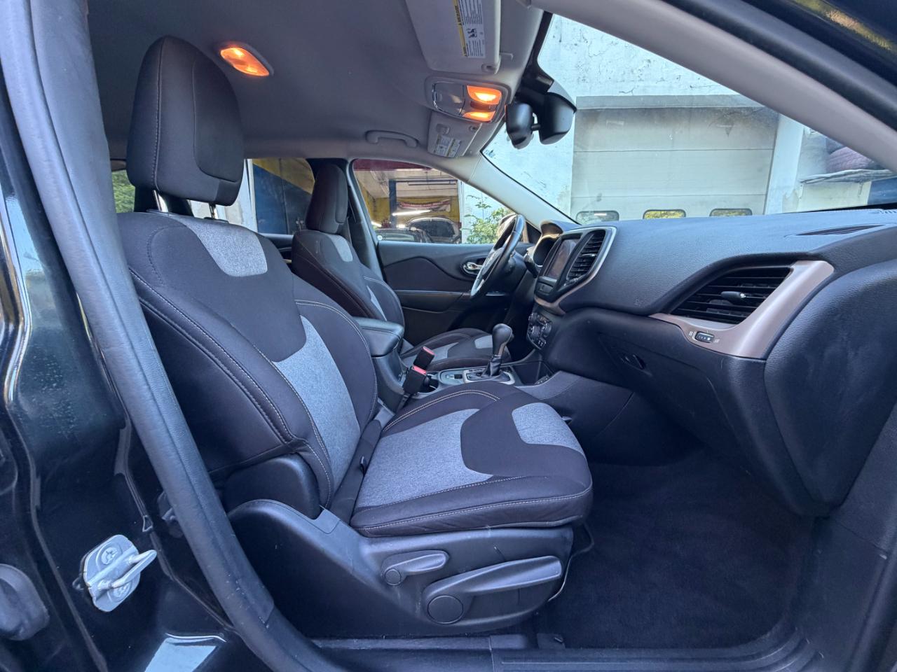 Jeep Cherokee Latitude FWD 2014