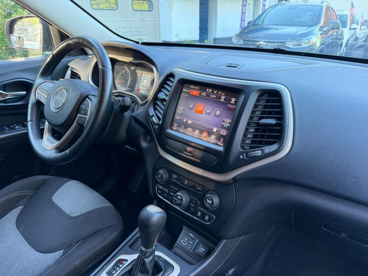 Jeep Cherokee Latitude FWD 2014