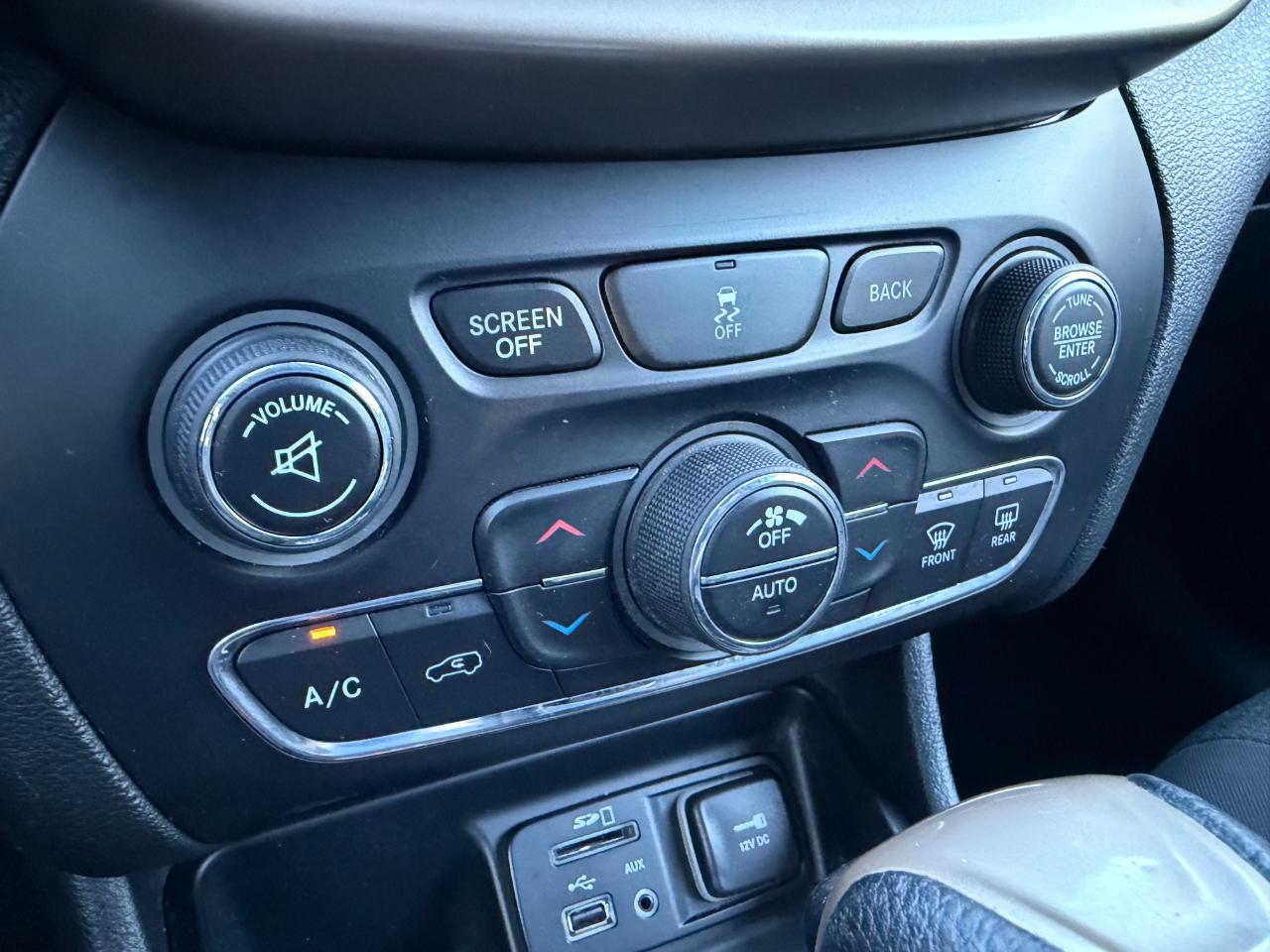 Jeep Cherokee Latitude FWD 2014