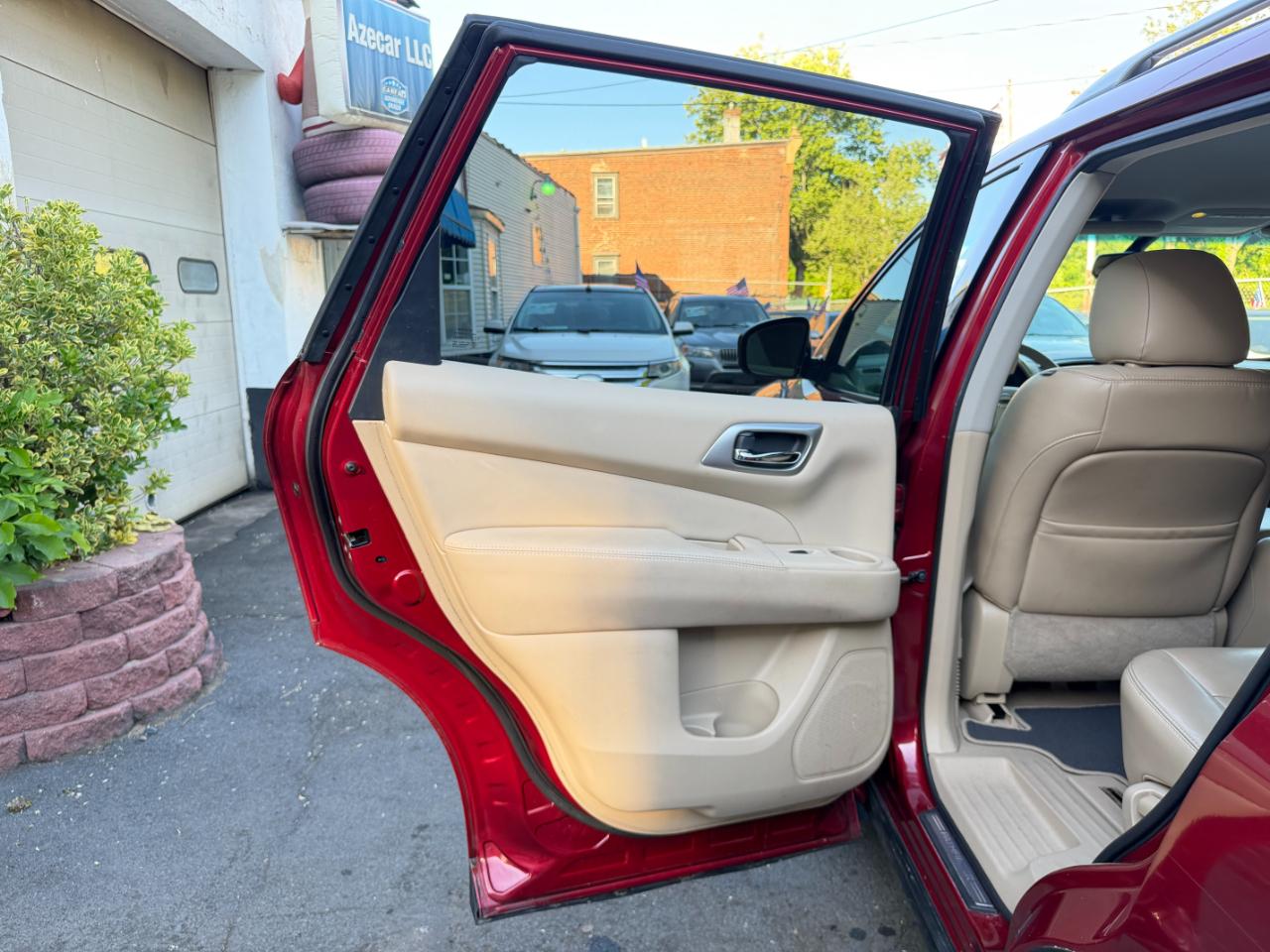 Nissan Pathfinder SL 4WD 2014
