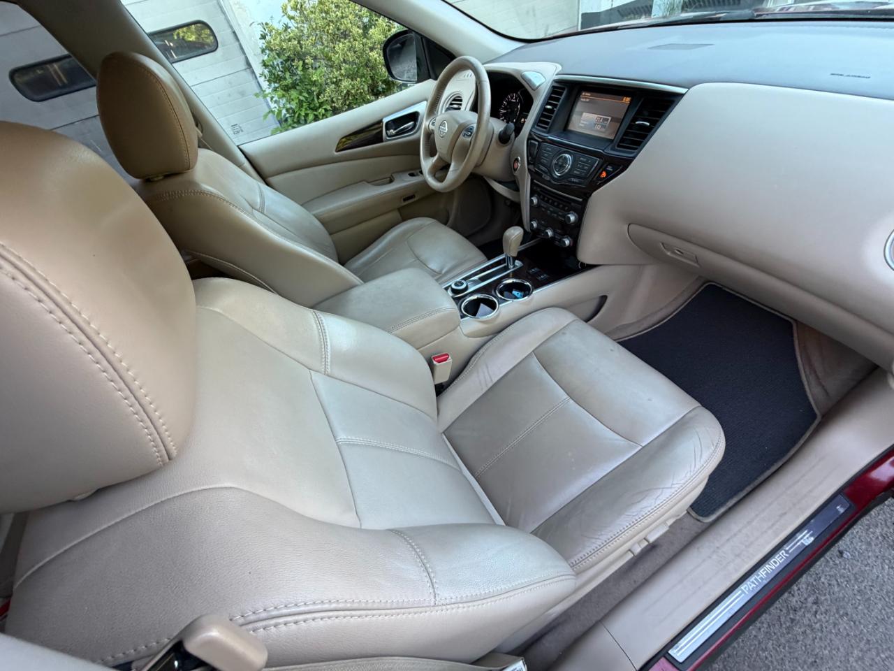 Nissan Pathfinder SL 4WD 2014