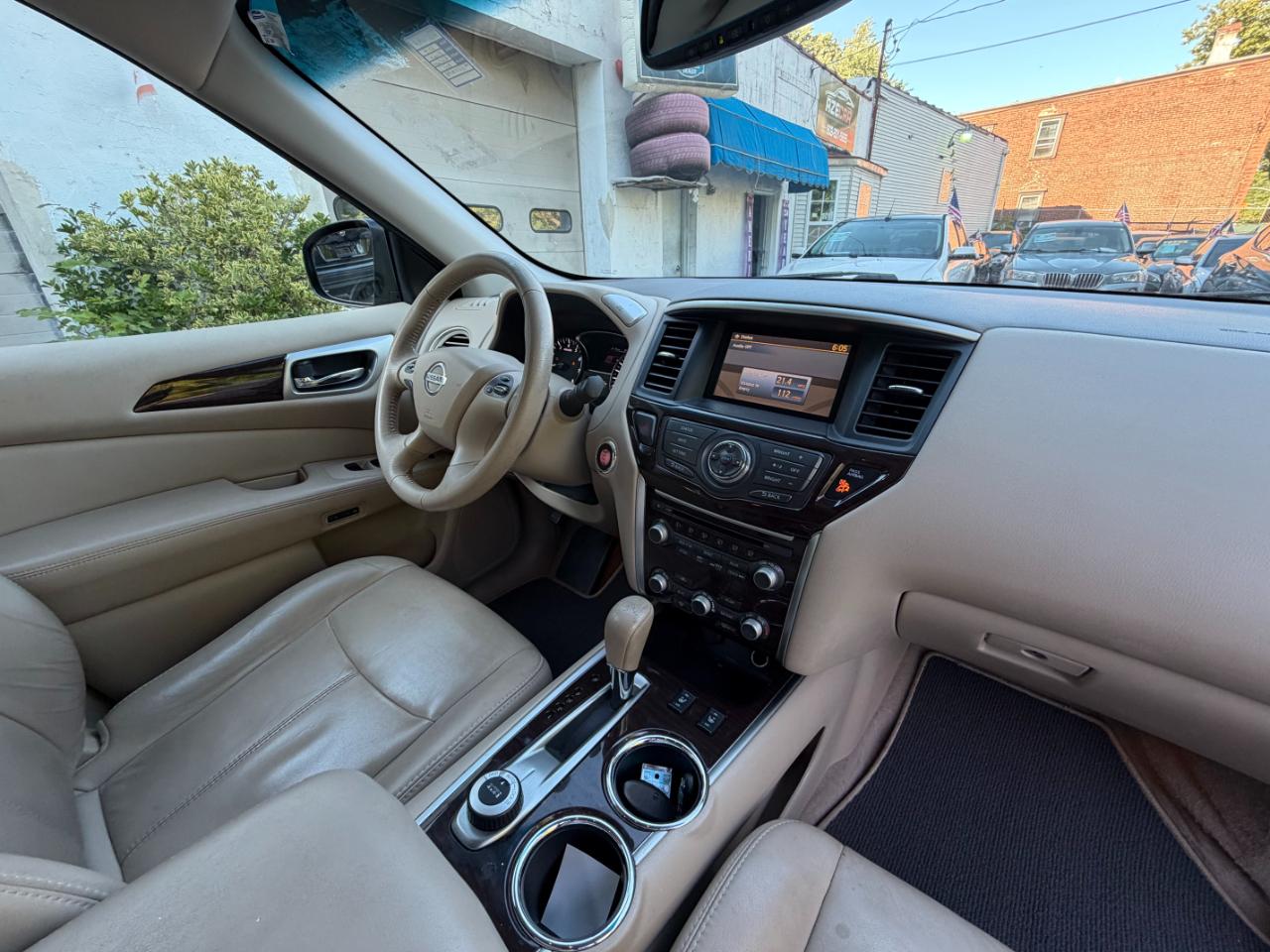 Nissan Pathfinder SL 4WD 2014