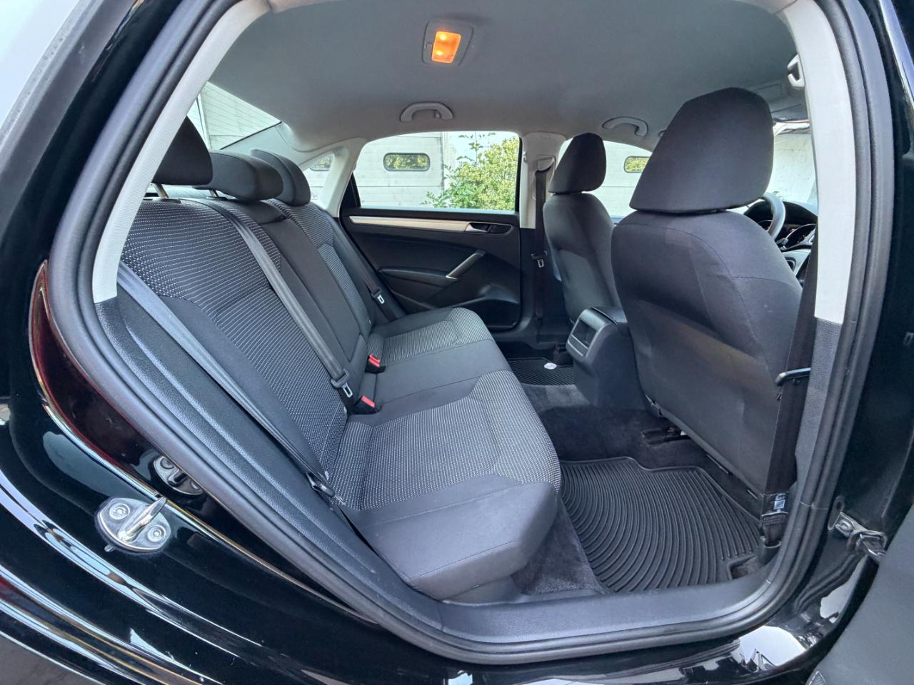 Volkswagen Passat S 2016