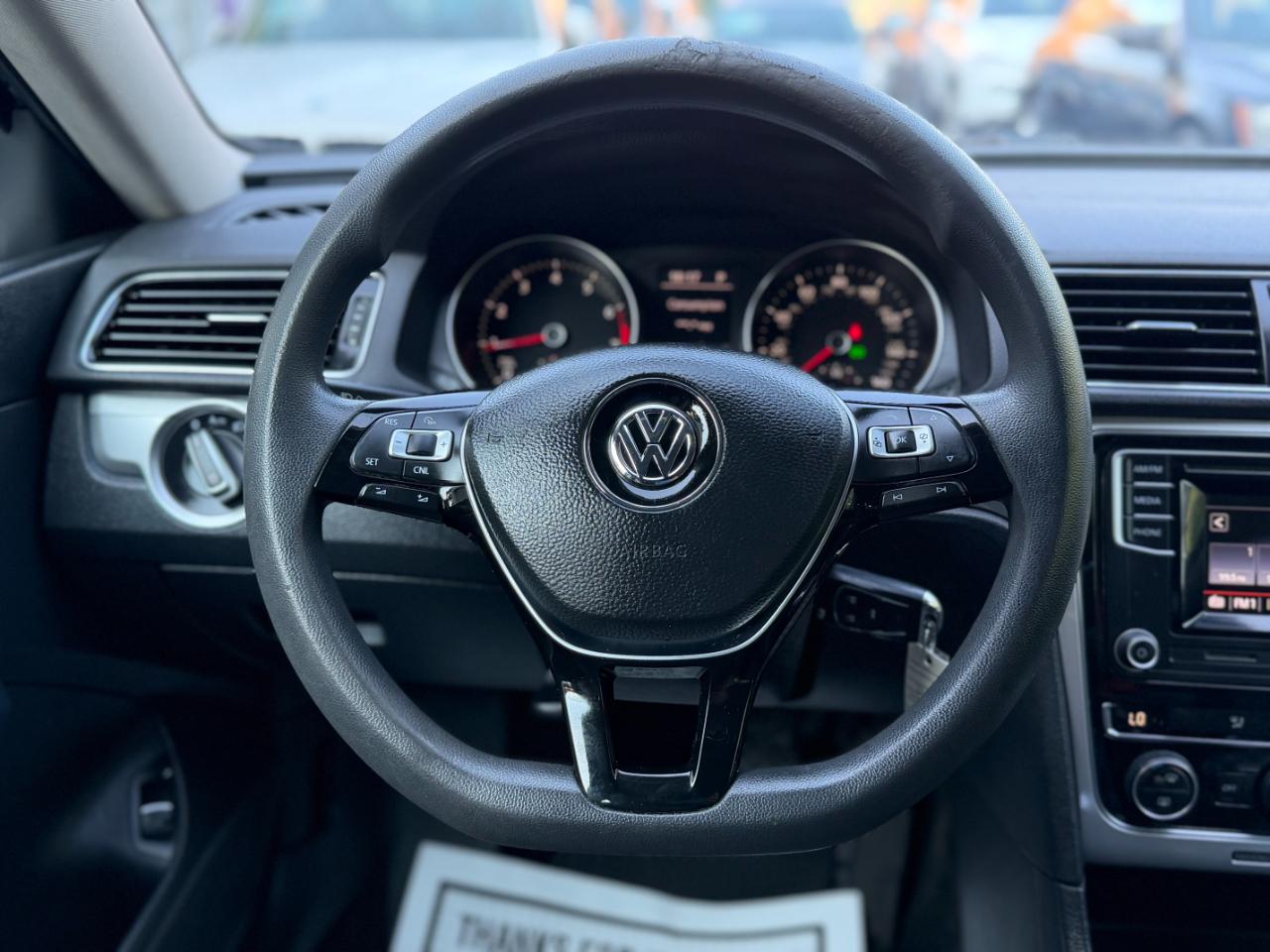 Volkswagen Passat S 2016