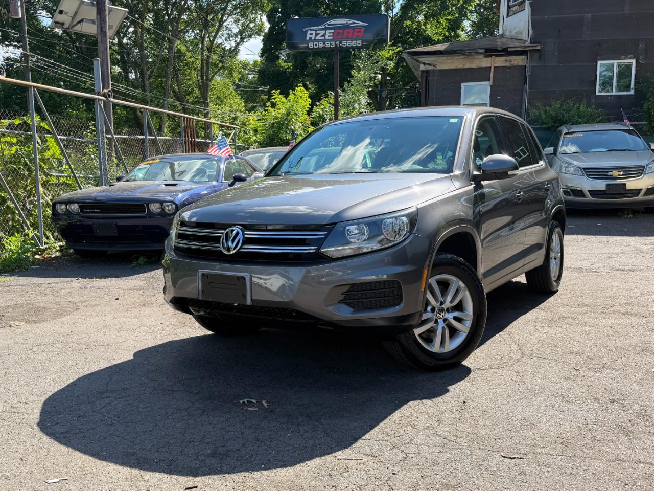 Volkswagen Tiguan S 2012