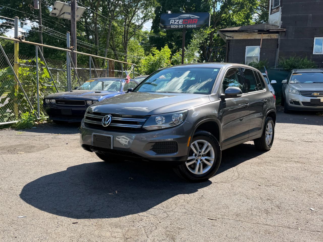 Volkswagen Tiguan S 2012