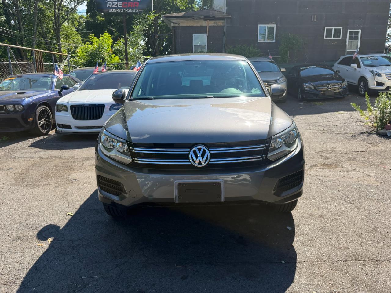 Volkswagen Tiguan S 2012