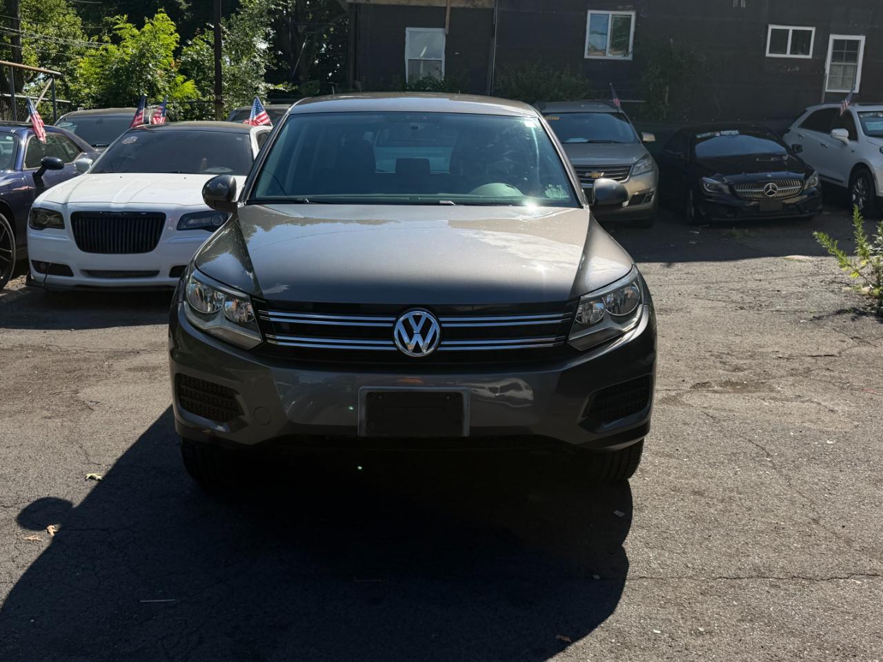 Volkswagen Tiguan S 2012