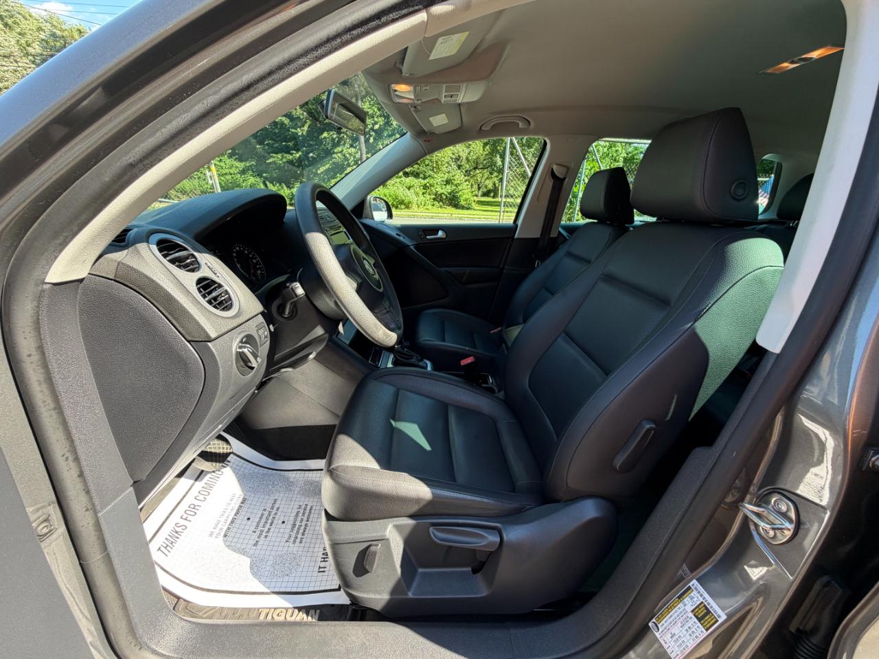 Volkswagen Tiguan S 2012