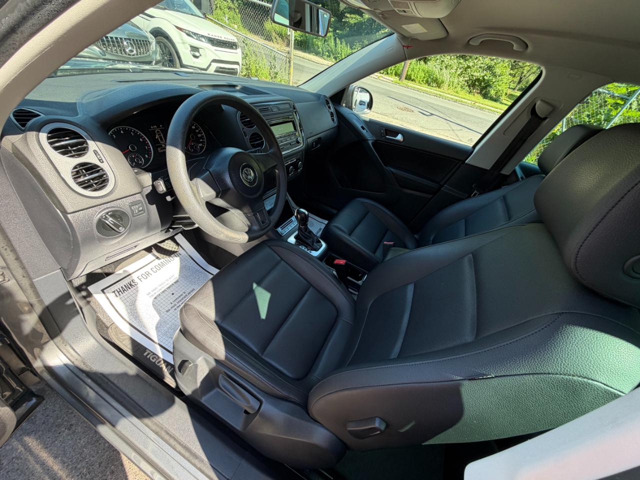 Volkswagen Tiguan S 2012
