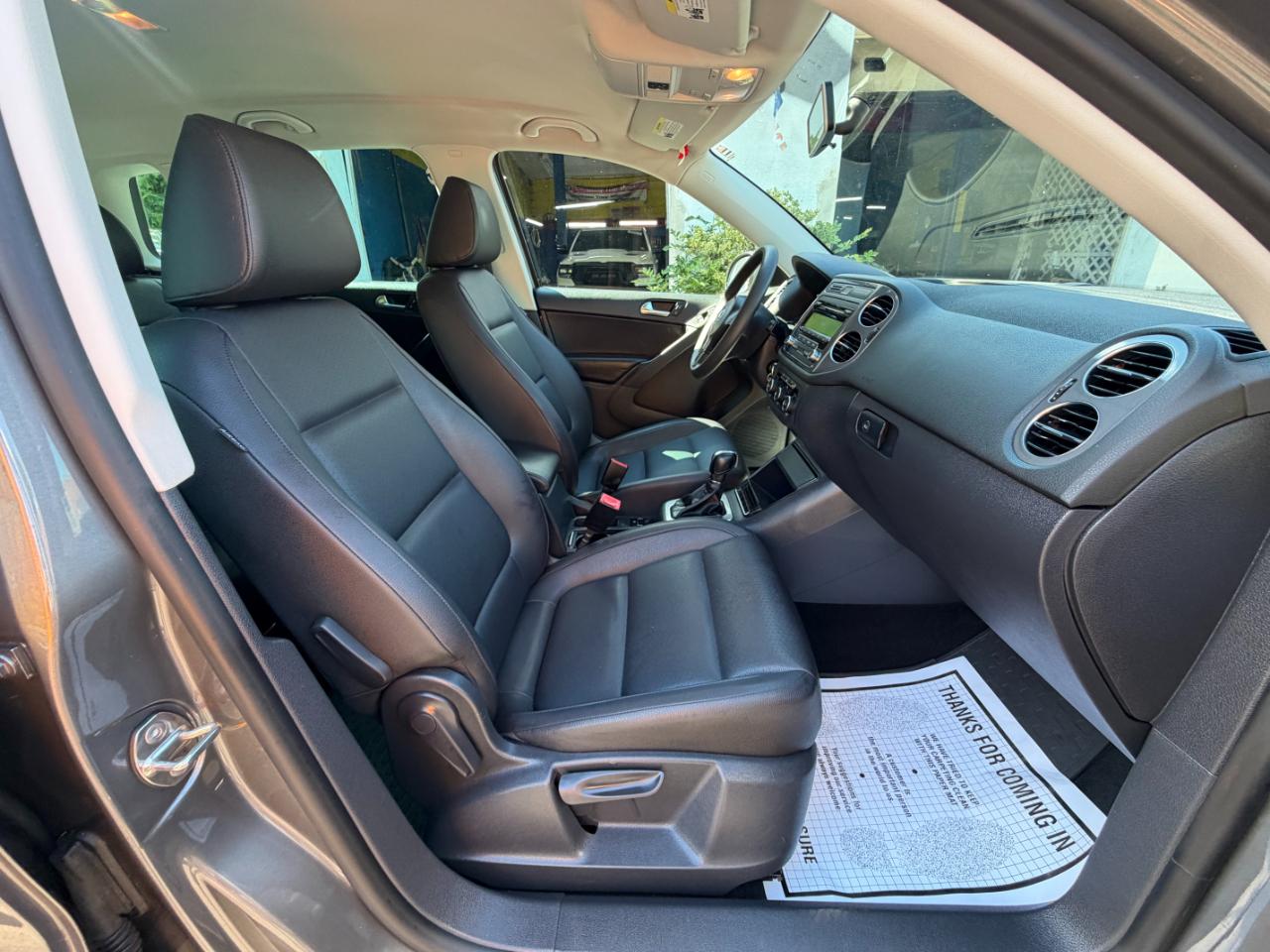 Volkswagen Tiguan S 2012