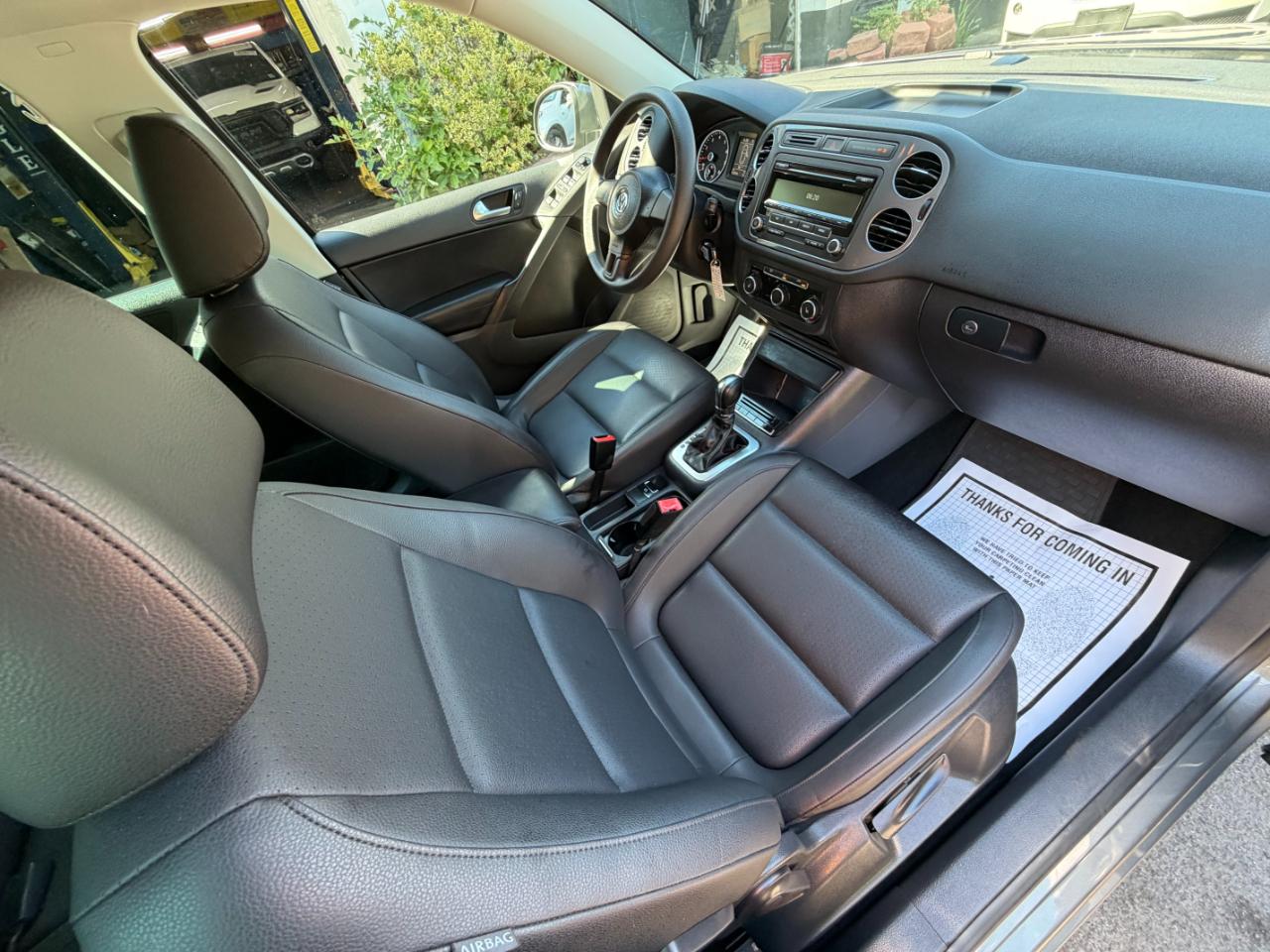 Volkswagen Tiguan S 2012
