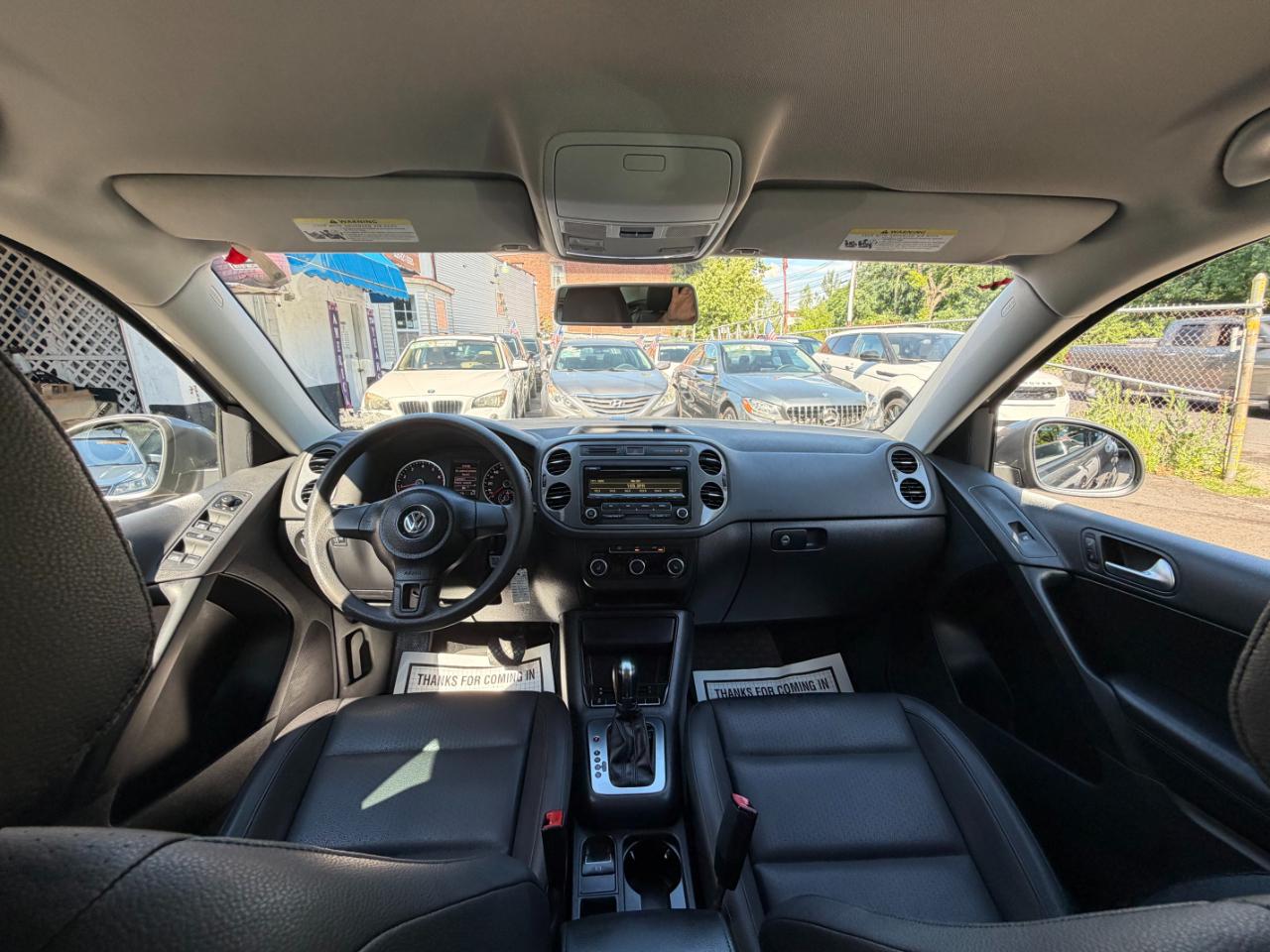 Volkswagen Tiguan S 2012