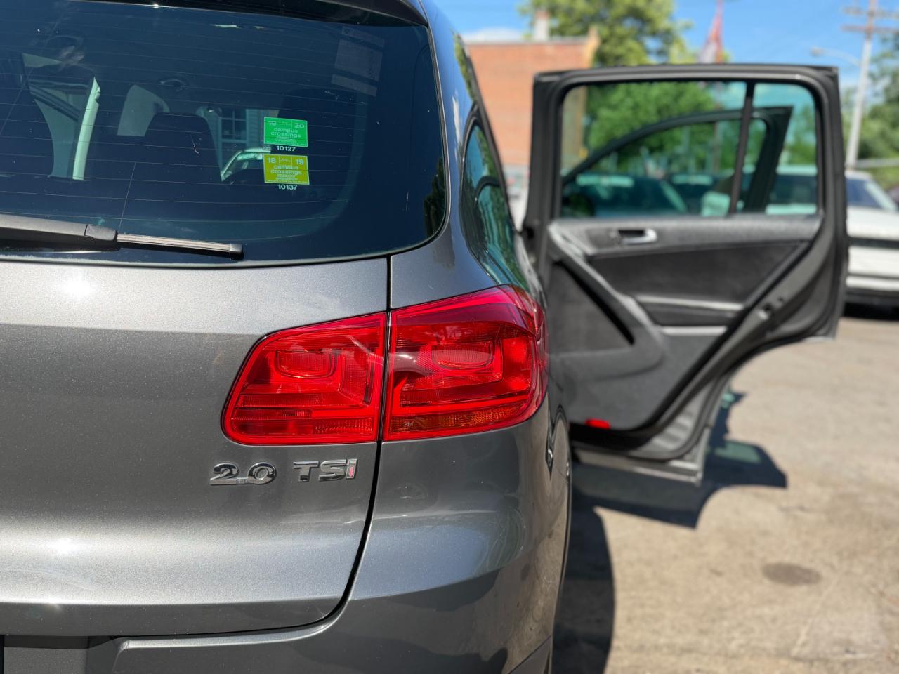 Volkswagen Tiguan S 2012