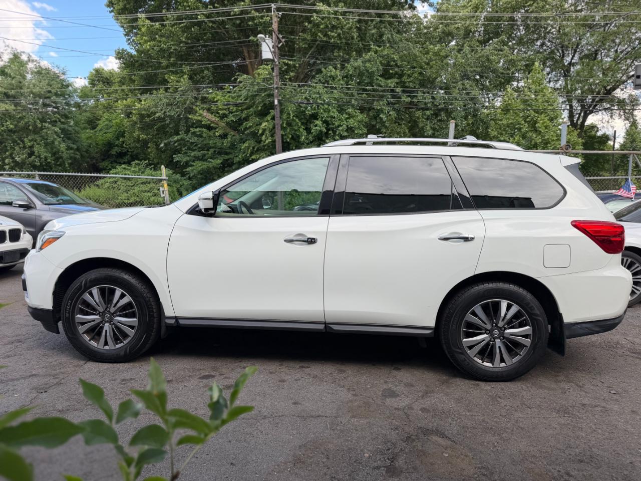 Nissan Pathfinder SL 4WD 2017