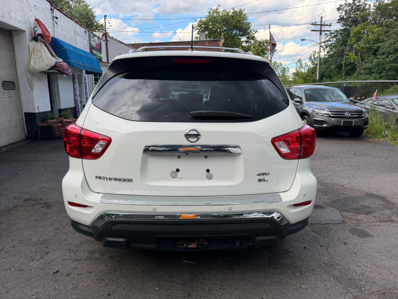 Nissan Pathfinder SL 4WD 2017