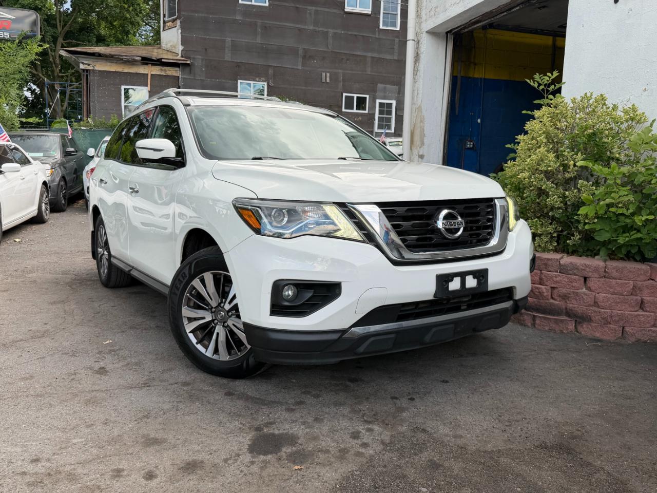 Nissan Pathfinder SL 4WD 2017