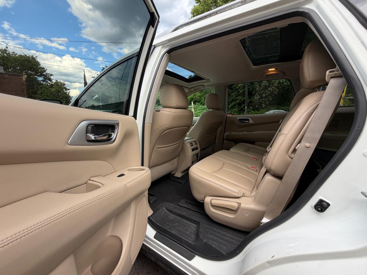 Nissan Pathfinder SL 4WD 2017