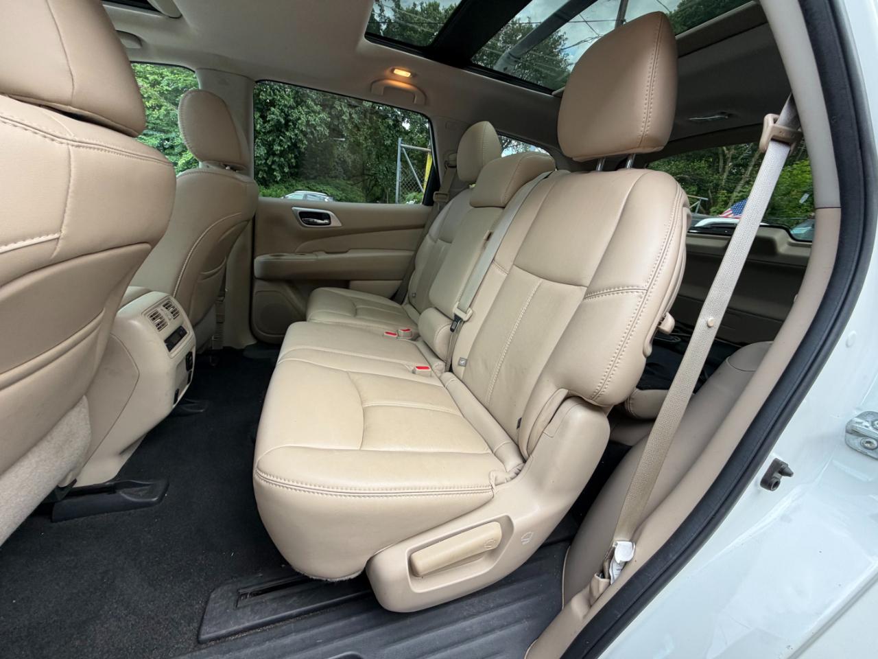Nissan Pathfinder SL 4WD 2017