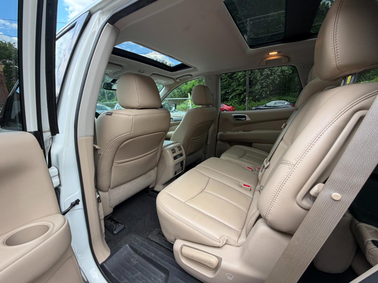 Nissan Pathfinder SL 4WD 2017