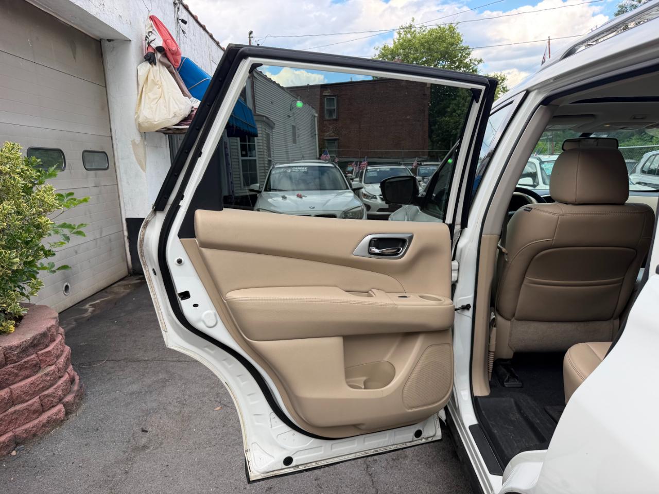 Nissan Pathfinder SL 4WD 2017