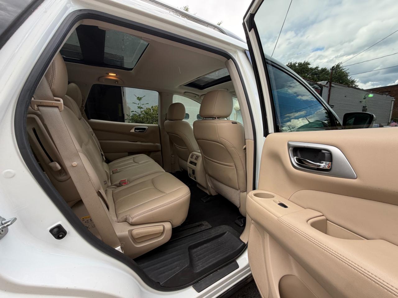 Nissan Pathfinder SL 4WD 2017