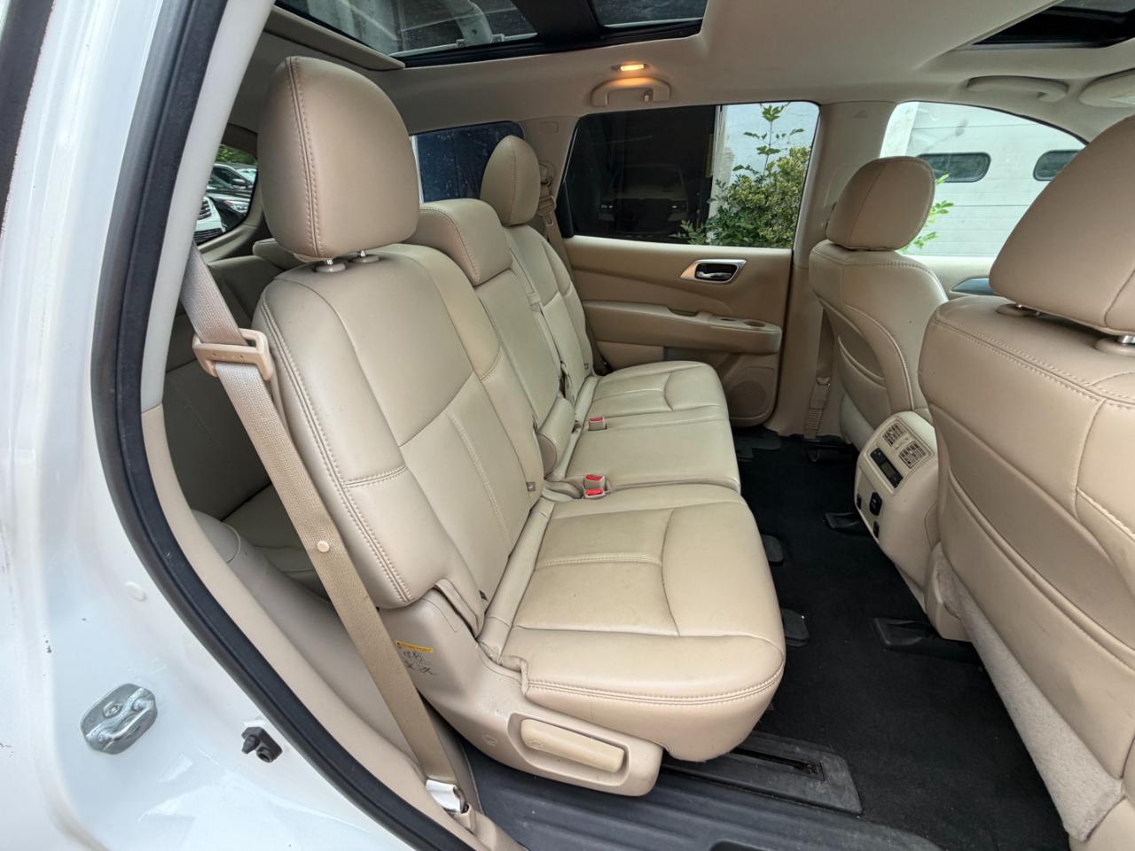 Nissan Pathfinder SL 4WD 2017