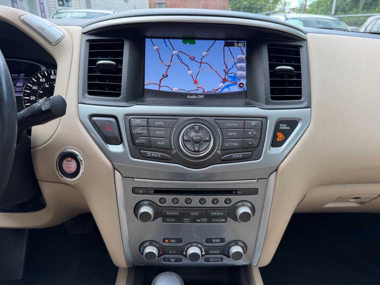 Nissan Pathfinder SL 4WD 2017