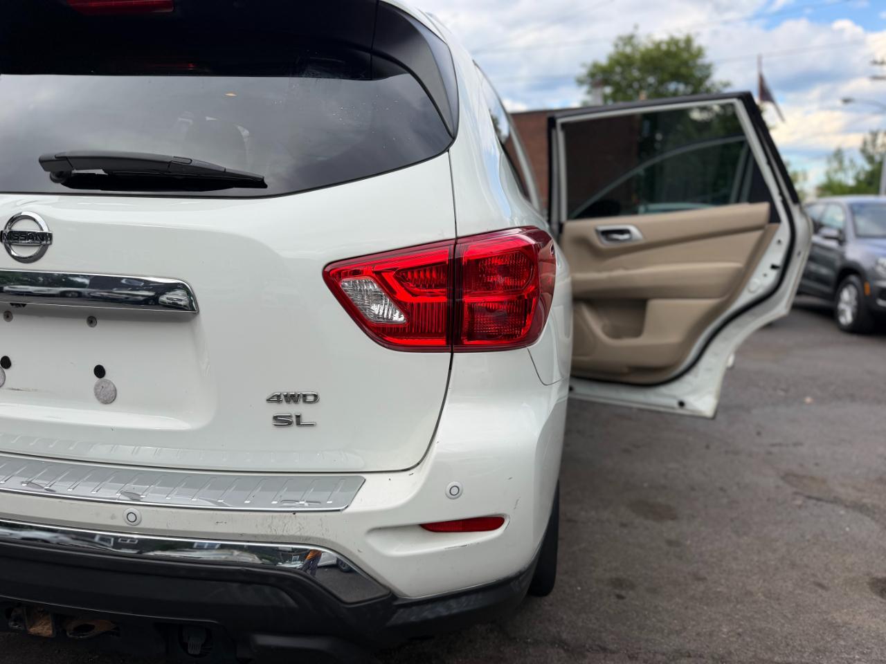 Nissan Pathfinder SL 4WD 2017