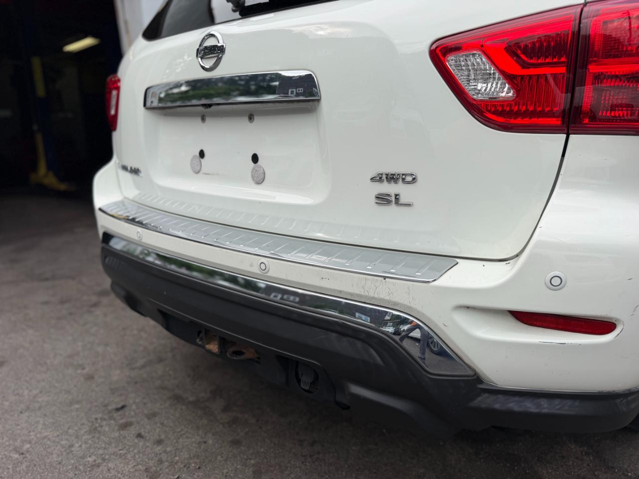 Nissan Pathfinder SL 4WD 2017
